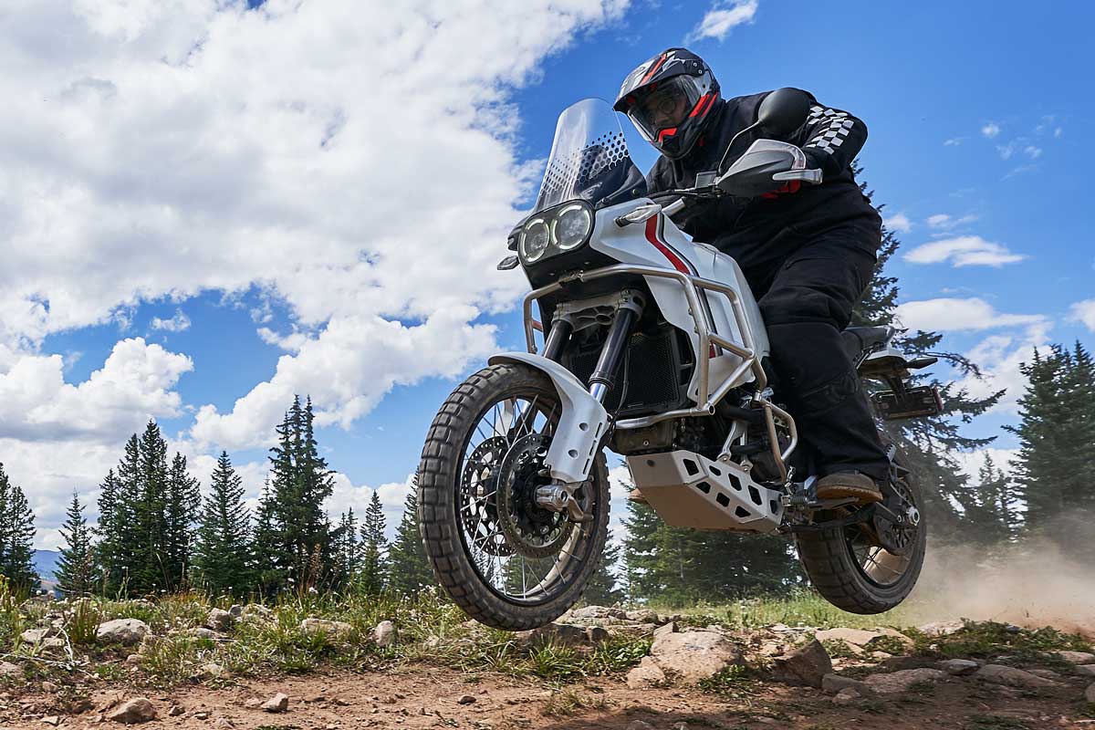 Primera prueba de la Ducati Desert X 2023 - Revista Adventure Motorcycle