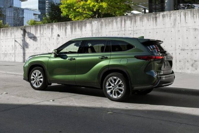 2023_toyota_highlander_4dr-suv_limited_rq_oem_1_815x543