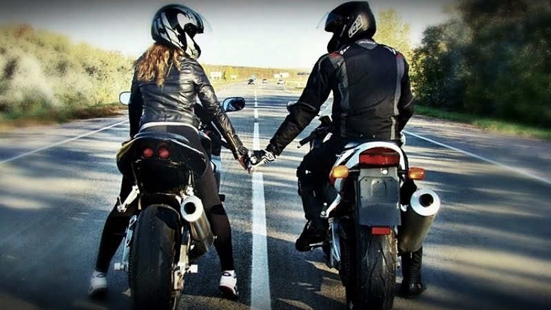 VOROMV Moto: Single Cylinders. Una web para buscar moteros/as afines a ti, para cualquier viaje, o simplemente para buscar pareja, con tus mismos gustos.