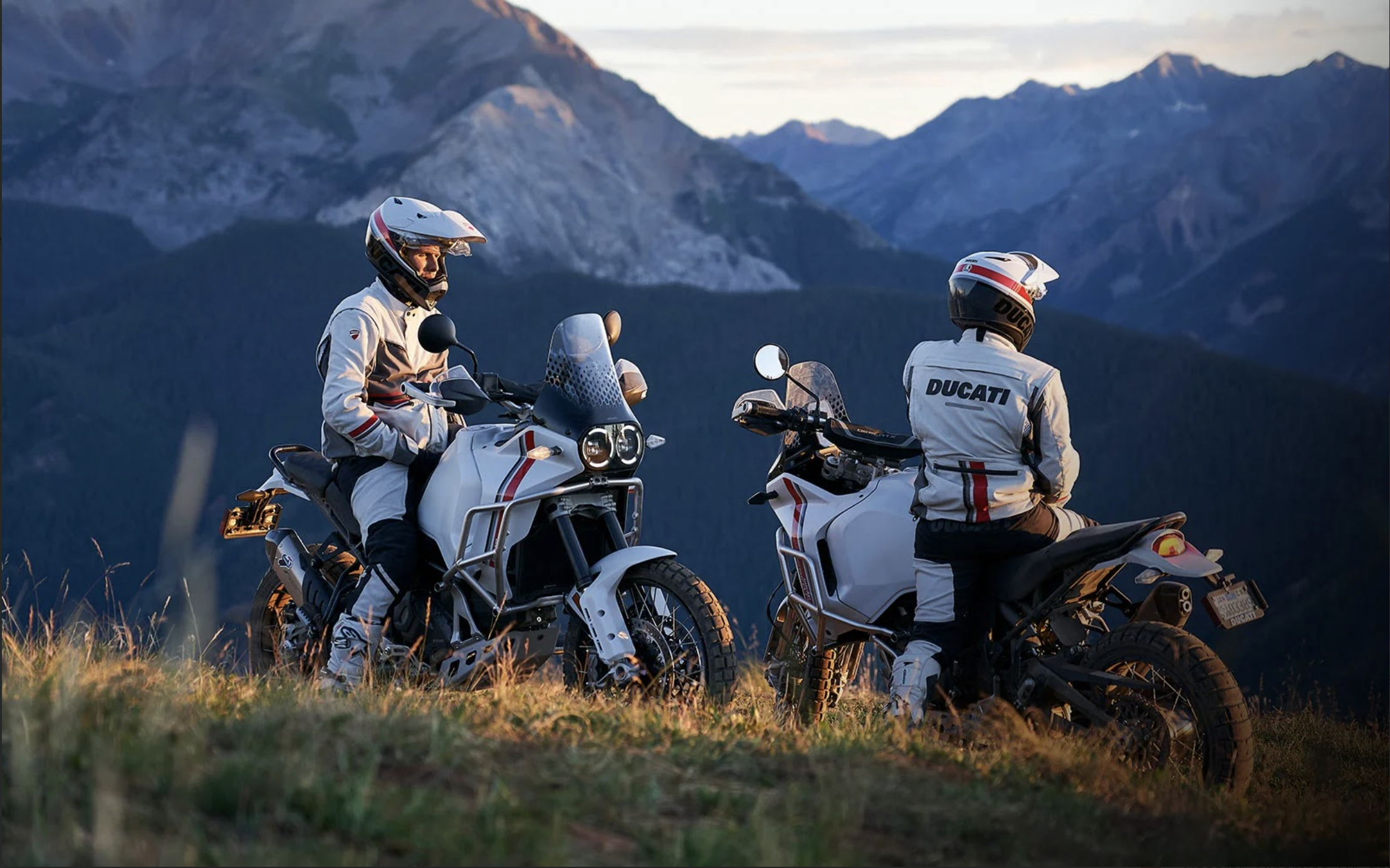 2023 Ducati DesertX [Specs, Features, Photos]